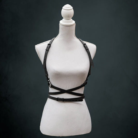 Black wrap around harness